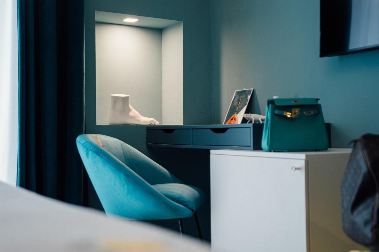 Aron Only Suites Bed And Breakfast 페스카라 외부 사진