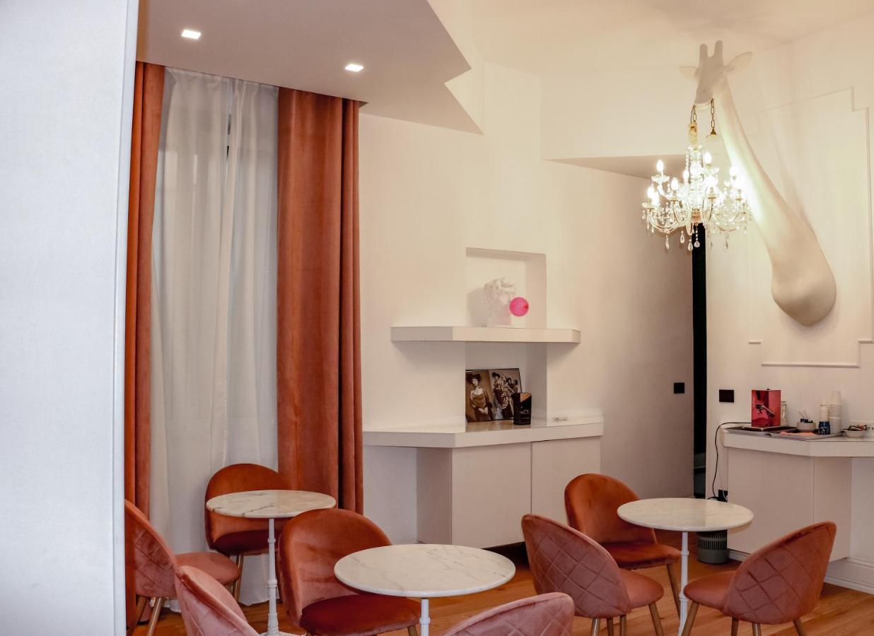 Aron Only Suites Bed And Breakfast 페스카라 외부 사진
