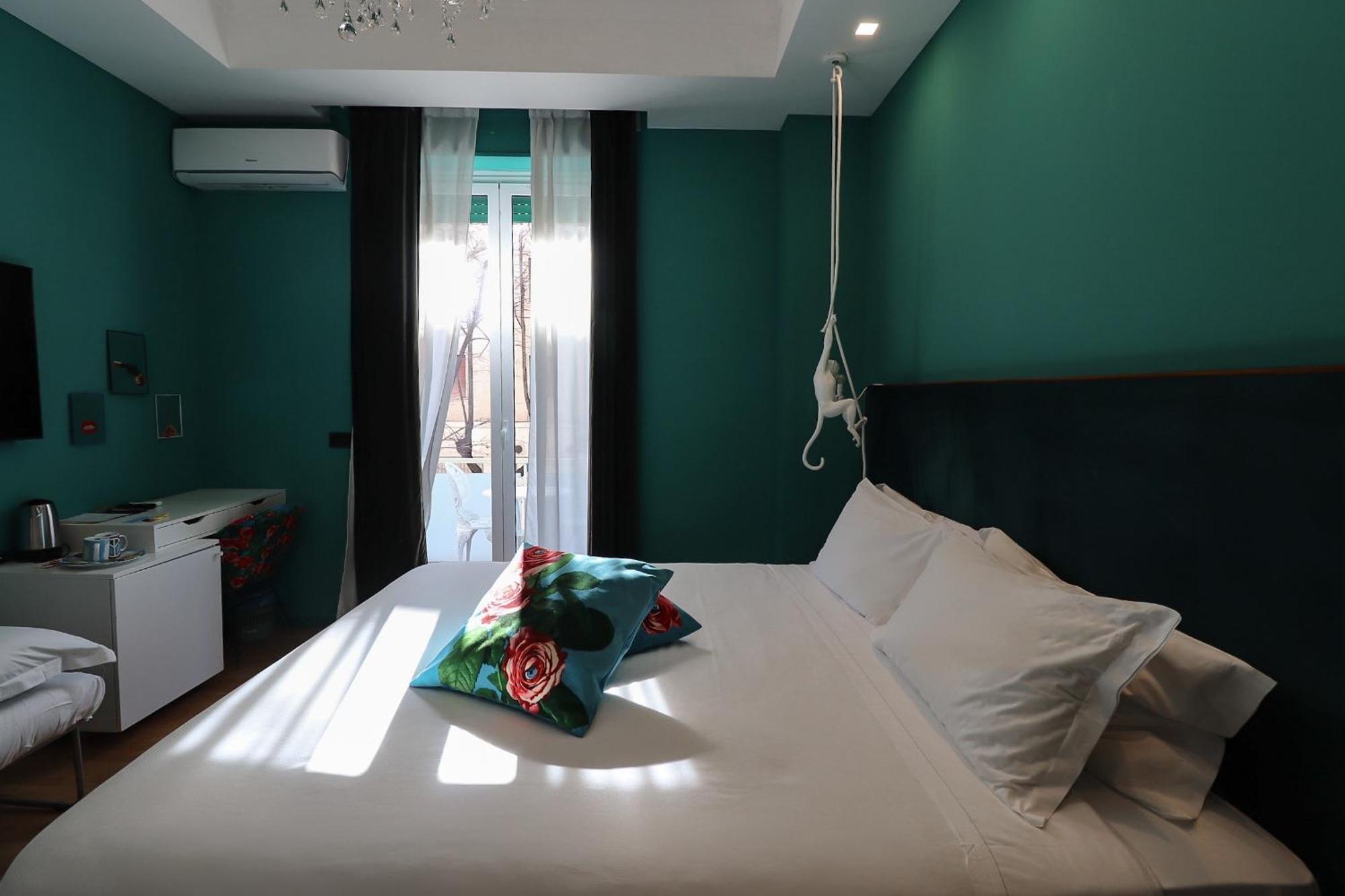 Aron Only Suites Bed And Breakfast 페스카라 외부 사진