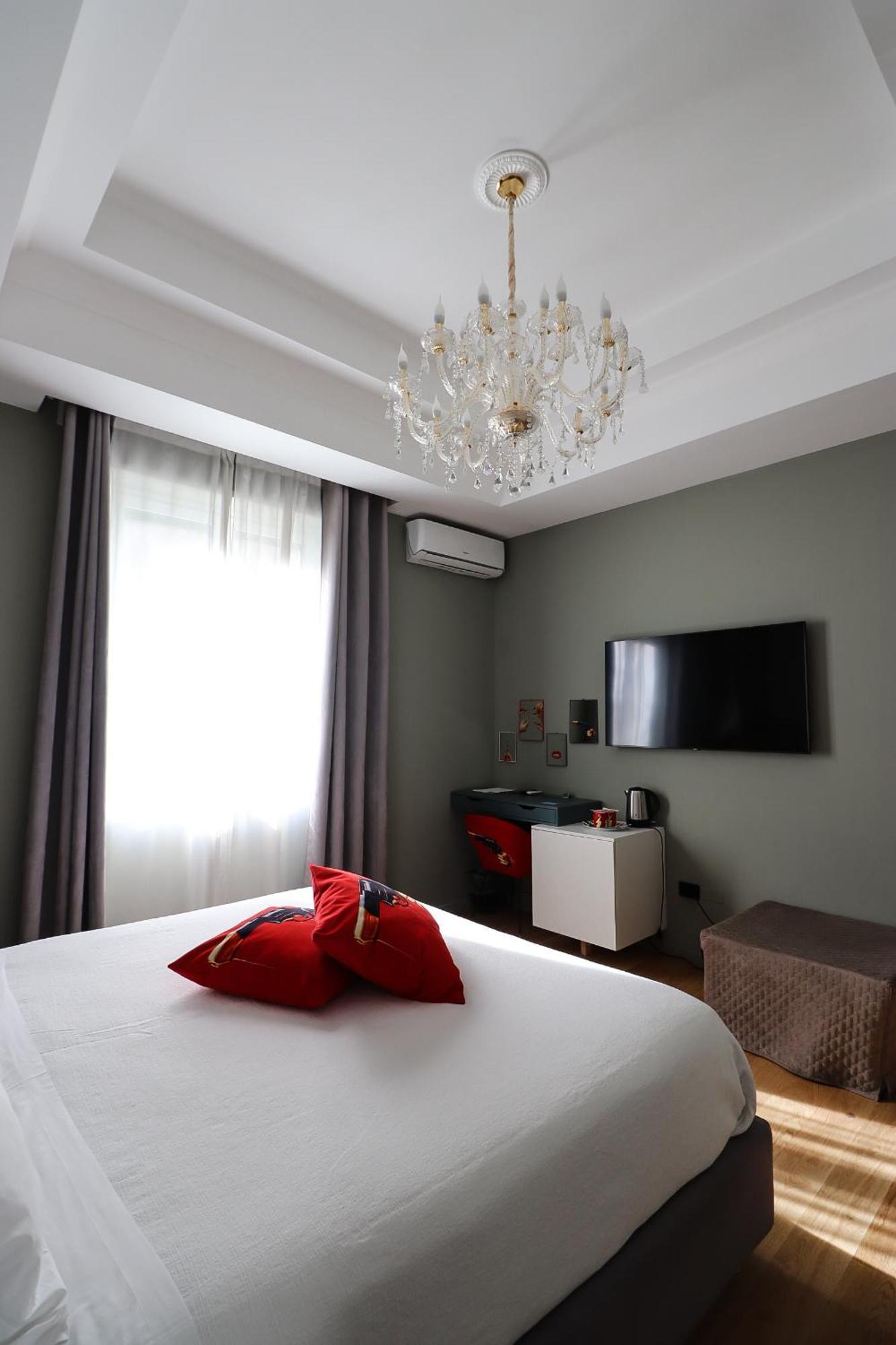 Aron Only Suites Bed And Breakfast 페스카라 외부 사진
