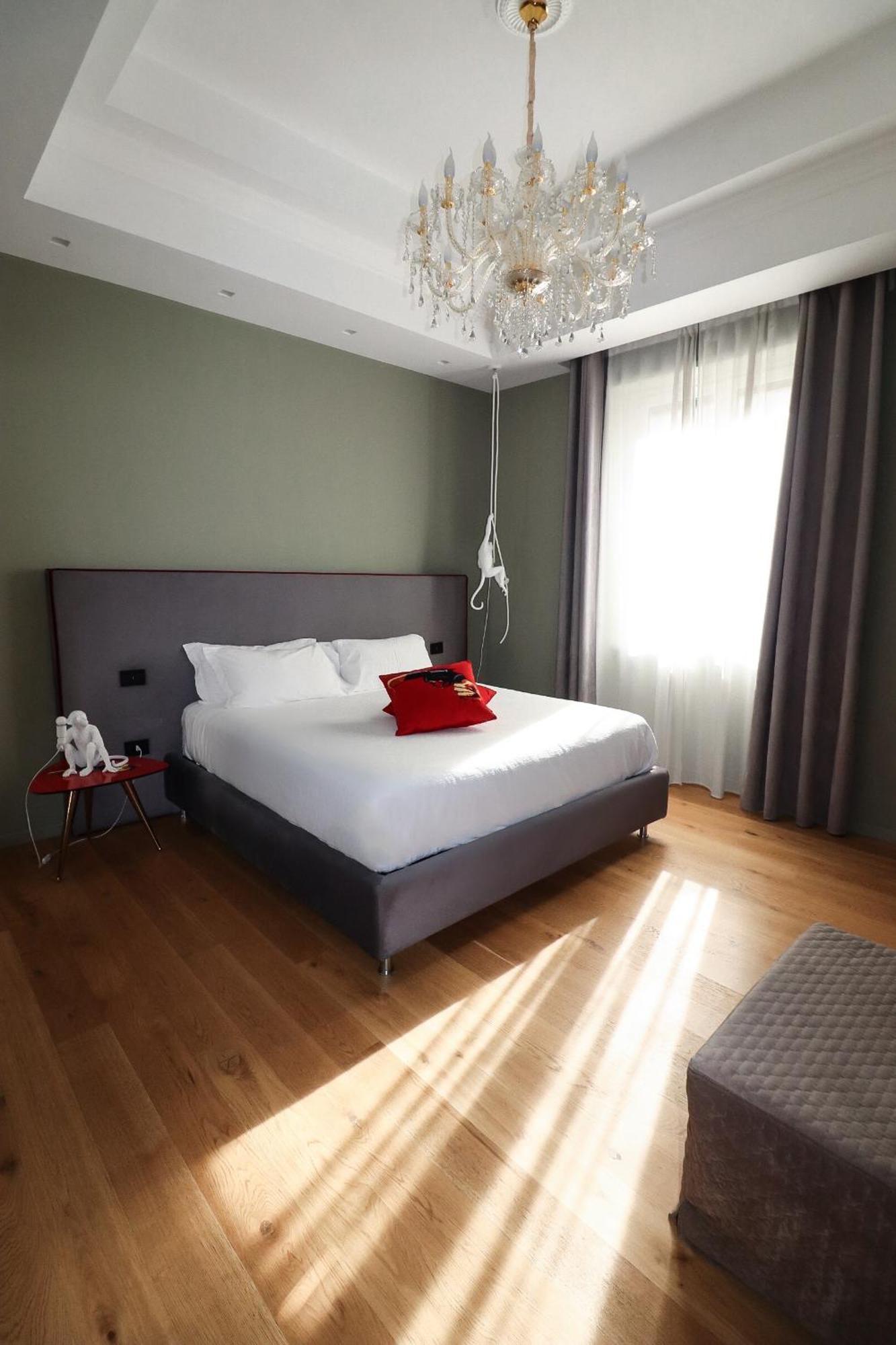 Aron Only Suites Bed And Breakfast 페스카라 외부 사진